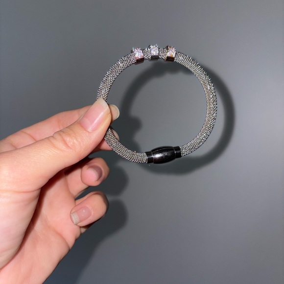 Silver Bracelet with Crystal Accents MAGNETIC CLASP - Picture 4 of 10